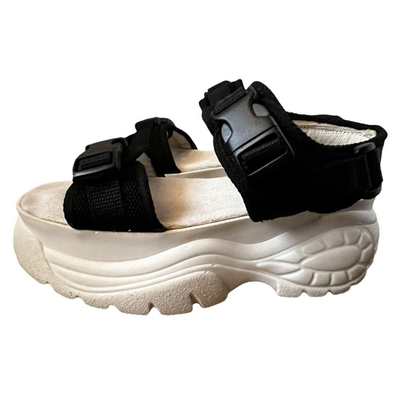 Urban Outfitters Sandals Platform Black White Velcro Strap Size 6 Chunky Y2K - Picture 2 of 10